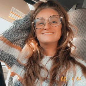 Meet your Posher, Dee